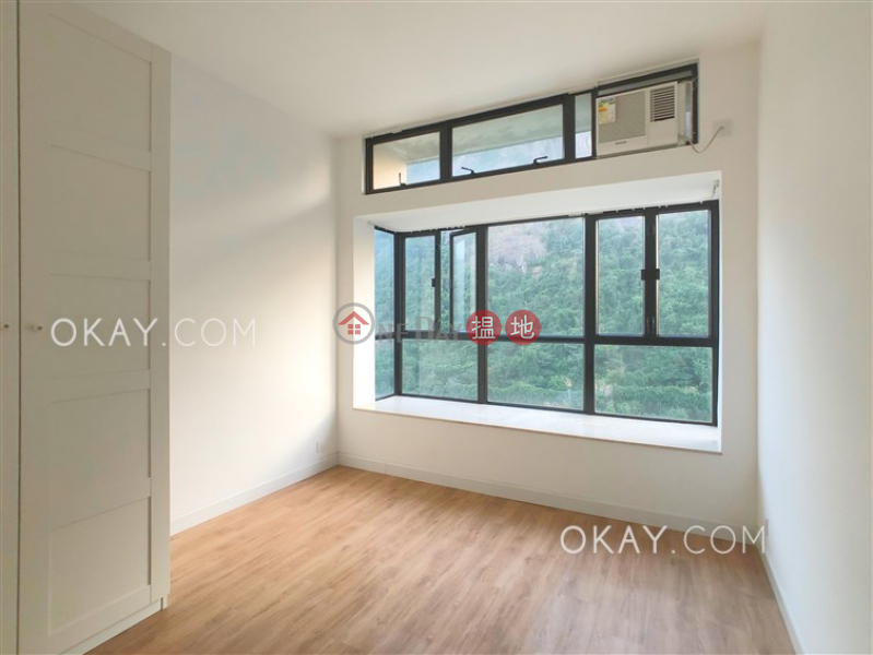 HK$ 31,000/ month | Scenecliff, Western District | Nicely kept 2 bedroom on high floor with parking | Rental
