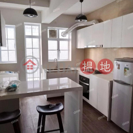 Mountain View Court | 2 bedroom Low Floor Flat for Sale | Mountain View Court 峰景大廈 _0