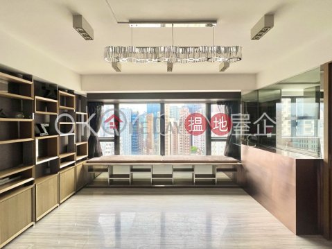 Unique 3 bedroom on high floor with sea views & balcony | Rental | Centre Point 尚賢居 _0