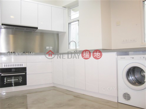 Rare 3 bedroom with balcony & parking | For Sale | 2 Monmouth Terrace 萬茂臺 _0