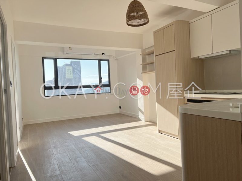 Rare 2 bedroom in Western District | Rental | Sai Wan New Apartments 西環新樓 Rental Listings