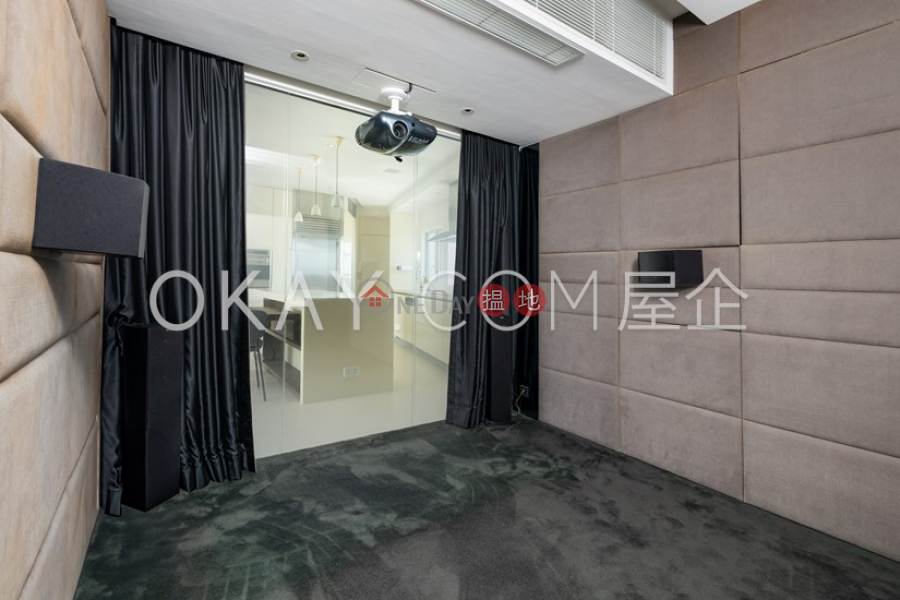 HK$ 55.5M, Birchwood Place | Central District | Exquisite 3 bed on high floor with sea views & parking | For Sale