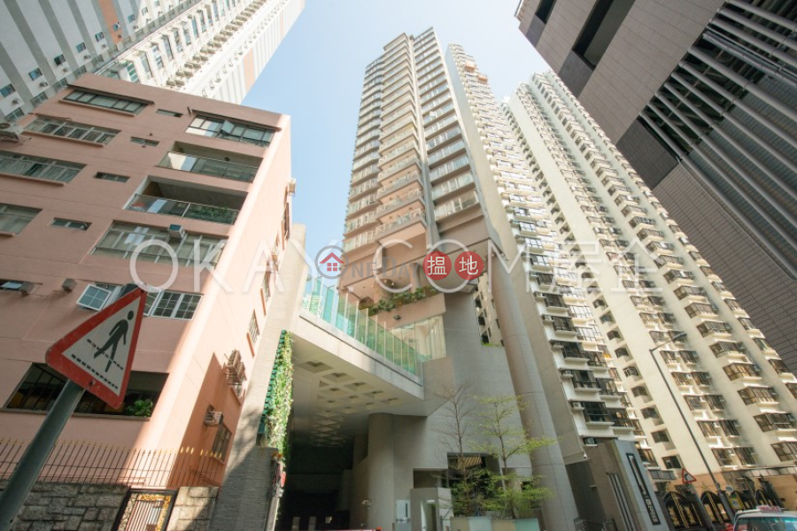 HK$ 27,000/ month The Icon, Western District Charming 1 bed on high floor with sea views & balcony | Rental