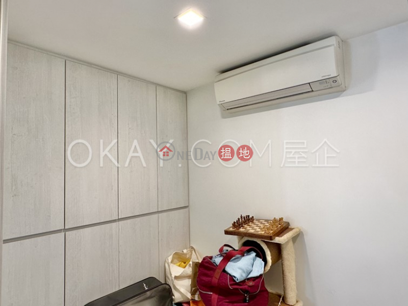 Practical 1 bedroom with balcony | Rental | Oi Kwan Court 愛群閣 Rental Listings