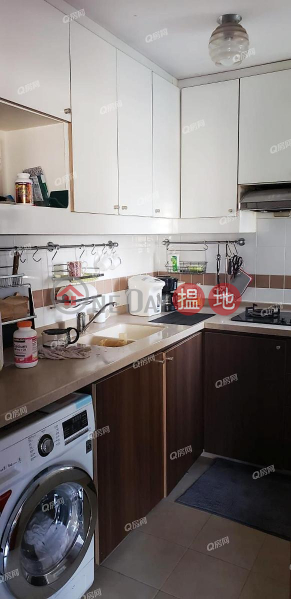 Property Search Hong Kong | OneDay | Residential | Sales Listings South Horizons Phase 2, Yee Mei Court Block 7 | 3 bedroom Mid Floor Flat for Sale
