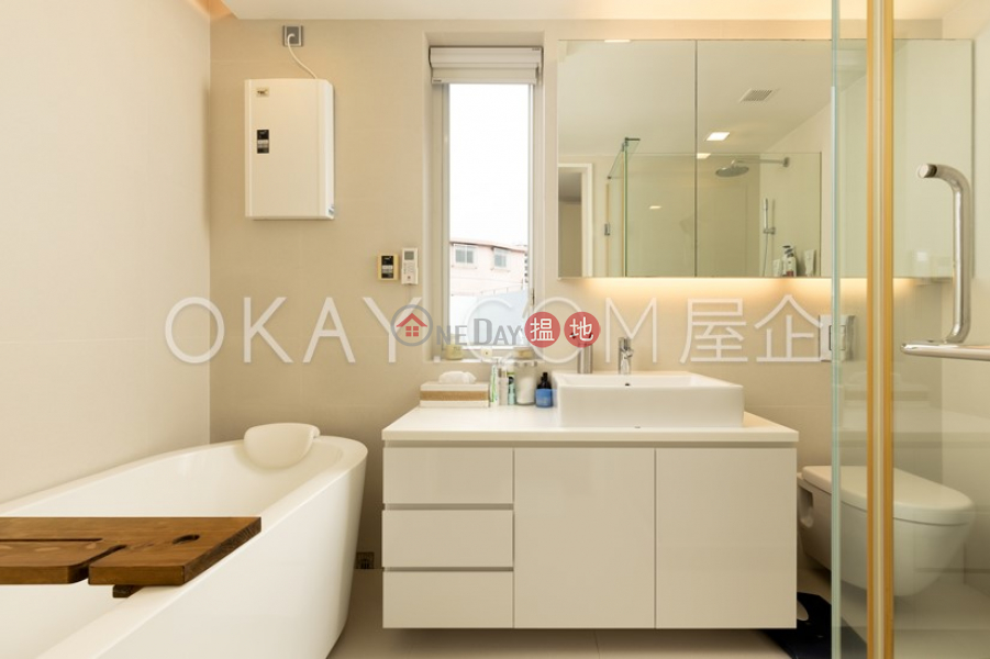 Property Search Hong Kong | OneDay | Residential Sales Listings, Luxurious 3 bed on high floor with balcony & parking | For Sale