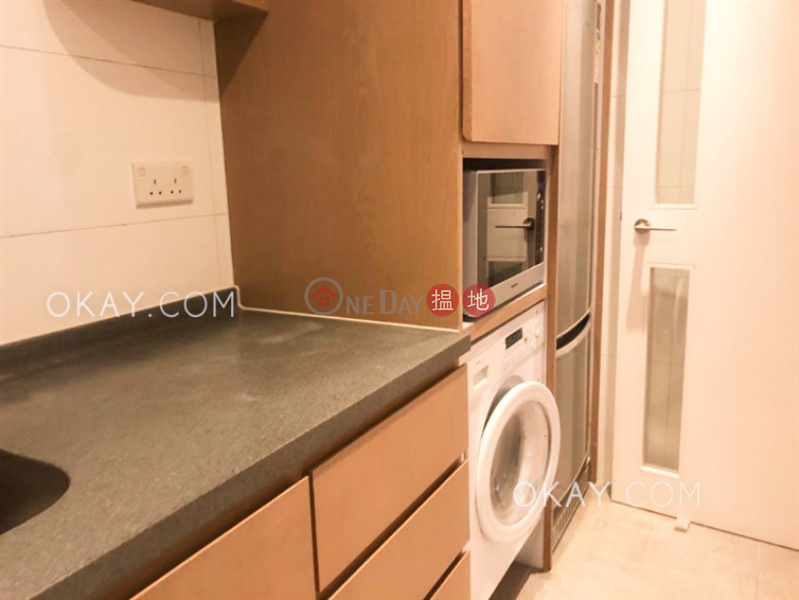 HK$ 31,000/ month | Po Wah Court, Wan Chai District Unique 2 bedroom on high floor with balcony | Rental