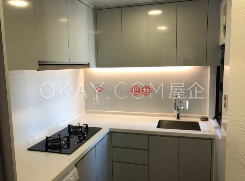 2房1廁,實用率高,連車位,露台富景花園出租單位-58A-58B干德道 | 西區|香港出租HK$ 33,000/ 月