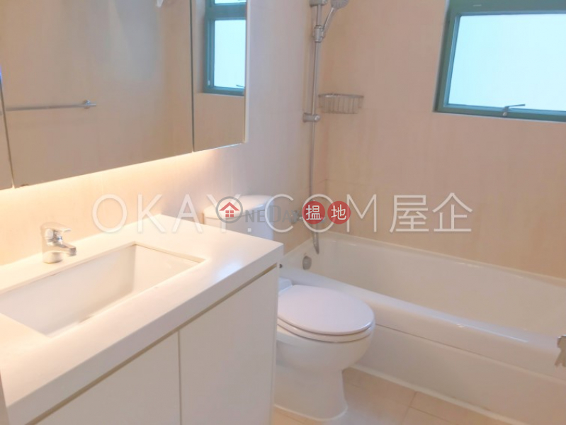 HK$ 55,000/ month Discovery Bay, Phase 11 Siena One, Block 58 | Lantau Island, Tasteful 3 bedroom with sea views | Rental