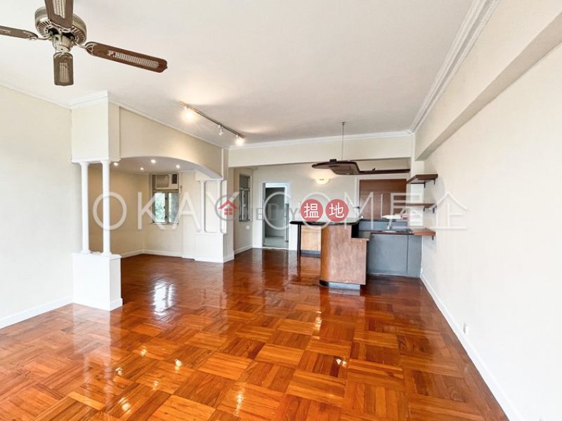 Elegant 3 bedroom with balcony & parking | For Sale | Moon Fair Mansion 滿輝大廈 Sales Listings