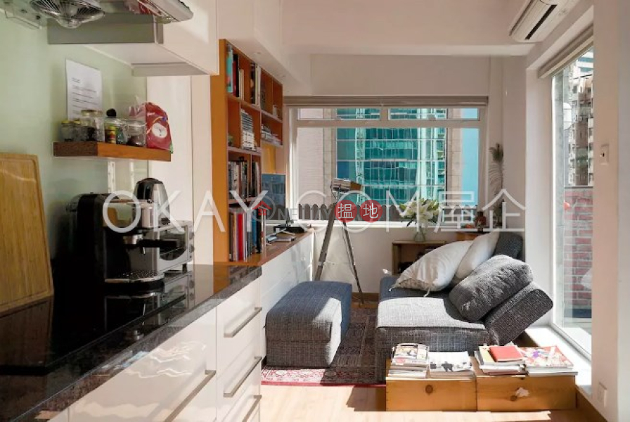 Intimate 1 bedroom on high floor with rooftop & terrace | Rental | 8-10 Morrison Hill Road 摩理臣山道8-10號 Rental Listings