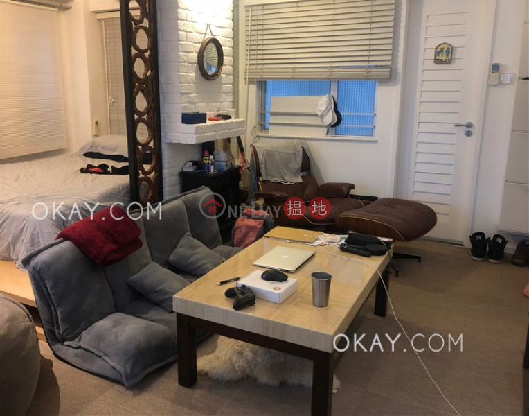 HK$ 25,000/ month | Happy Court, Wan Chai District Generous with terrace in Happy Valley | Rental