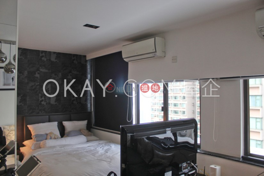 Nicely kept high floor with sea views & rooftop | For Sale | Robinson Crest 賓士花園 Sales Listings