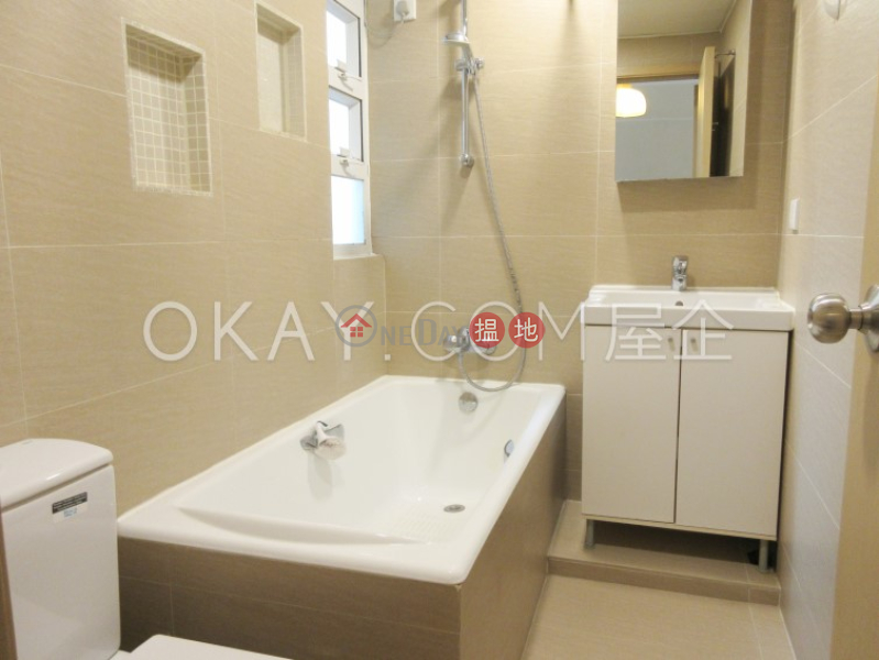 HK$ 25,000/ month Chester Court Western District | Generous 1 bedroom with terrace | Rental
