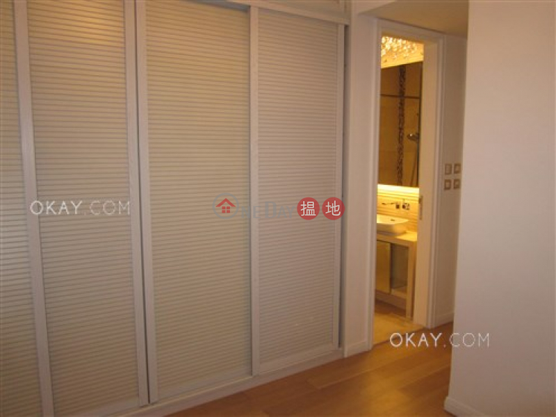 Tasteful 3 bedroom on high floor with balcony & parking | Rental | 18 Conduit Road 干德道18號 Rental Listings