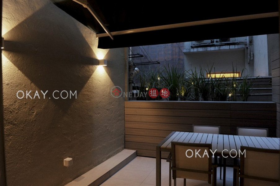 HK$ 27,500/ month On Tung Mansion, Western District Intimate 1 bedroom with terrace | Rental
