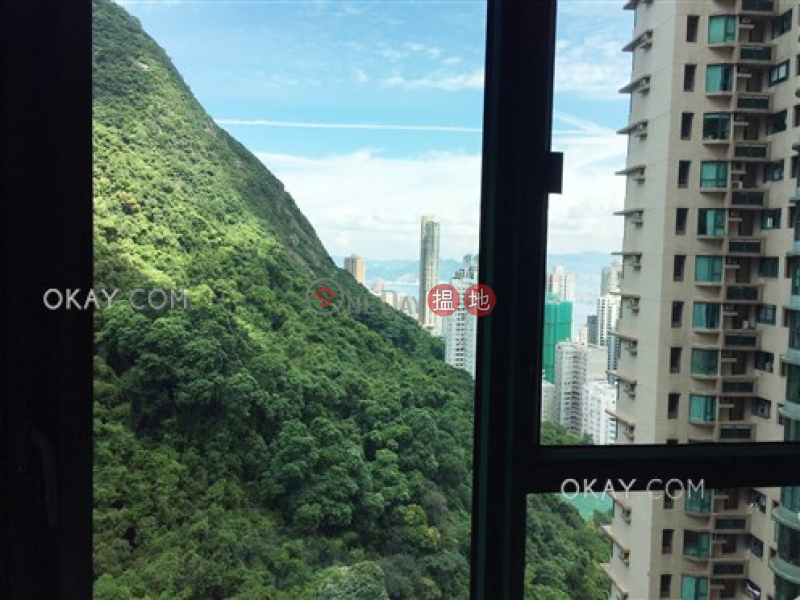 HK$ 33,000/ month, Hillsborough Court Central District, Tasteful 2 bedroom on high floor | Rental