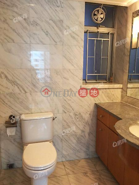 HK$ 18.8M The Waterfront Phase 1 Tower 1 Yau Tsim Mong | The Waterfront Phase 1 Tower 1 | 2 bedroom Mid Floor Flat for Sale