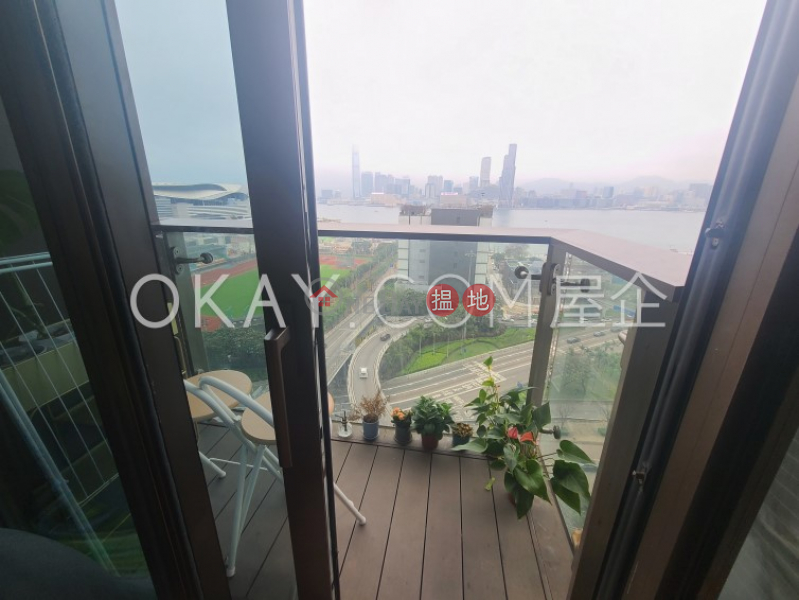 HK$ 9.18M | The Gloucester | Wan Chai District | Intimate 1 bedroom with sea views & balcony | For Sale