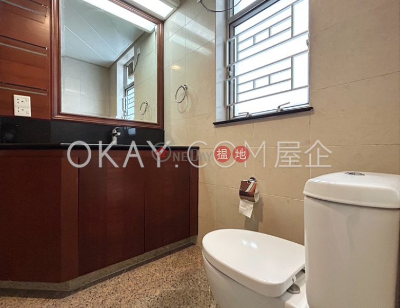 HK$ 2,100萬擎天半島油尖旺3房2廁,極高層,星級會所擎天半島出售單位