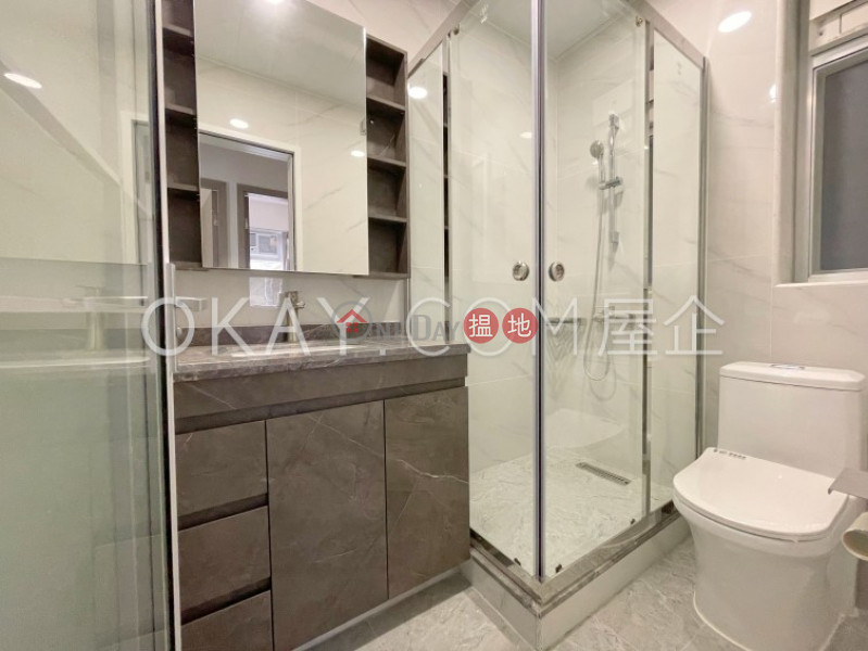 Generous 3 bedroom in Causeway Bay | For Sale | Lockhart House Block B 駱克大廈 B座 Sales Listings