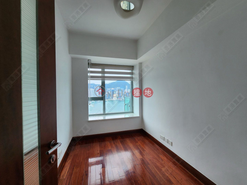 HK$ 52M | The Harbourside Tower 3, Yau Tsim Mong | Three bedrooms and one apartment in The Harbourside
