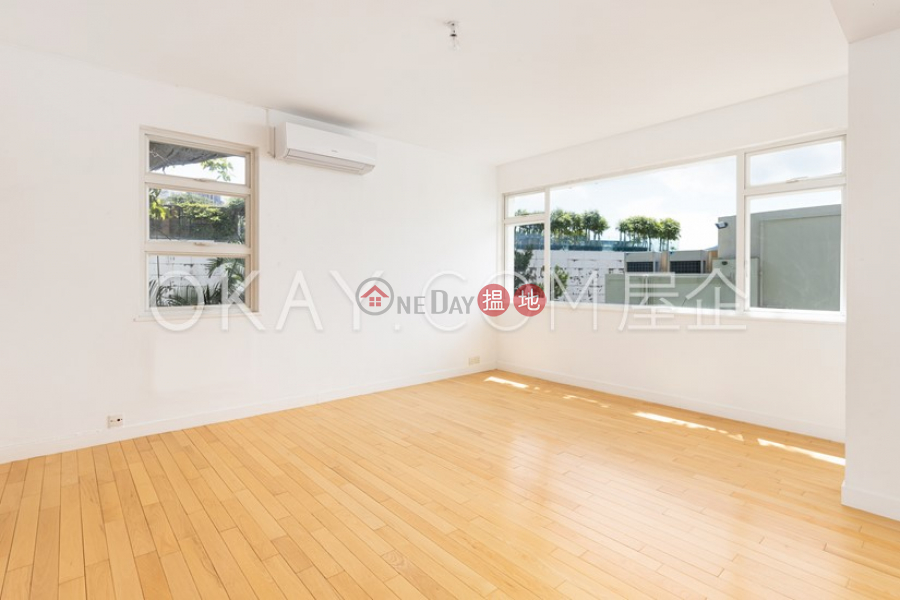 HK$ 102,000/ month | Villa Martini Block 2 | Southern District Rare 3 bedroom with sea views, balcony | Rental