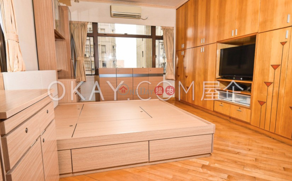 HK$ 58,000/ month, Parkway Court, Western District Rare 3 bedroom in Mid-levels West | Rental