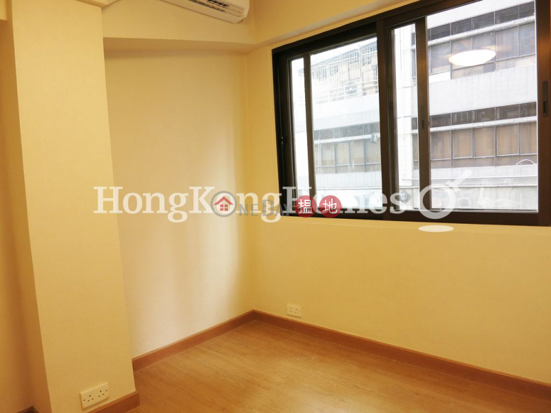 HK$ 32,000/ month | 13-15 Queen\'s Road West Western District | 4 Bedroom Luxury Unit for Rent at 13-15 Queen\'s Road West