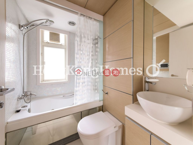 HK$ 18M, Centrestage Central District | 3 Bedroom Family Unit at Centrestage | For Sale