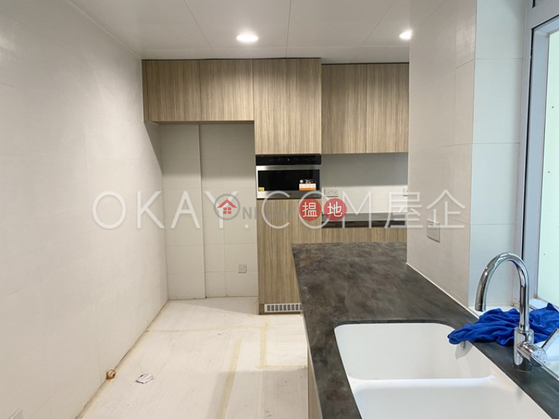HK$ 75,000/ month | 94A Pok Fu Lam Road Western District, Efficient 3 bedroom with terrace & parking | Rental