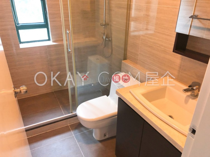 HK$ 38,000/ month Hillsborough Court, Central District, Lovely 2 bedroom with parking | Rental