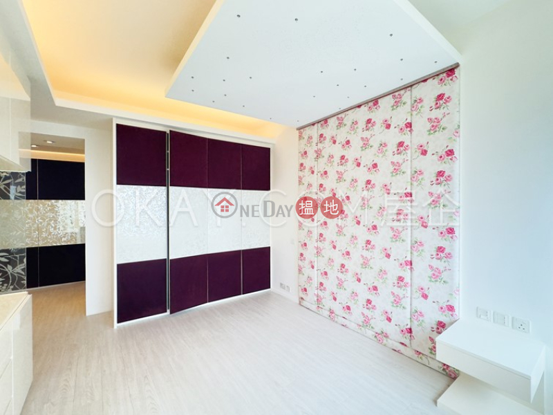 HK$ 135,000/ 月|蔚皇居|中區-3房2廁,極高層,星級會所,連車位蔚皇居出租單位