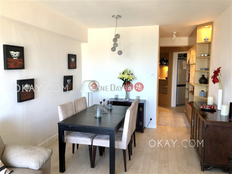 Tasteful 2 bedroom with sea views | For Sale | Discovery Bay, Phase 5 Greenvale Village, Greenmont Court (Block 8) 愉景灣 5期頤峰 蔚山閣(8座) Sales Listings