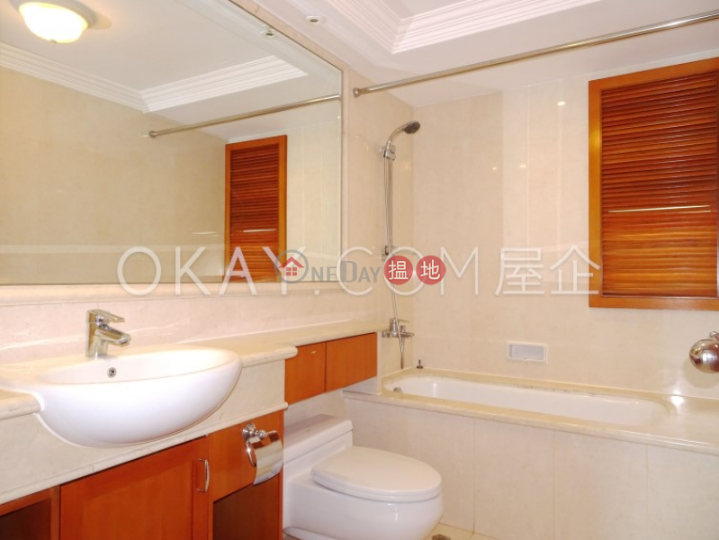 HK$ 106,000/ month | Block 4 (Nicholson) The Repulse Bay Southern District | Luxurious 3 bedroom with balcony & parking | Rental