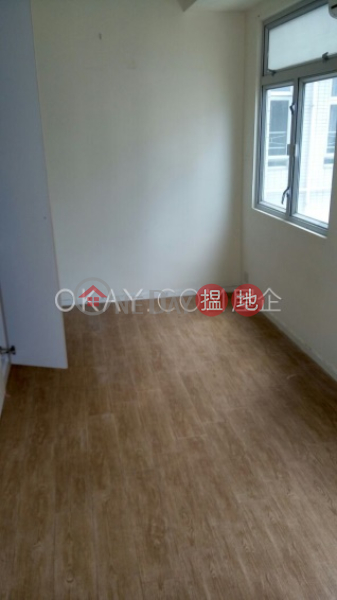 HK$ 9.5M, Po Thai Building, Western District | Generous 1 bedroom on high floor | For Sale