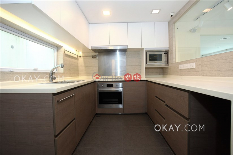 HK$ 39,500/ month Pak Shek Terrace Sai Kung Lovely house with rooftop, balcony | Rental