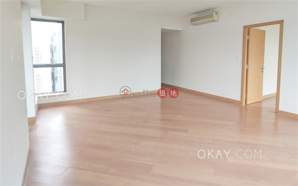 HK$ 39,000/ month | Providence Bay Phase 1 Tower 10 | Tai Po District Popular 3 bed on high floor with sea views & balcony | Rental