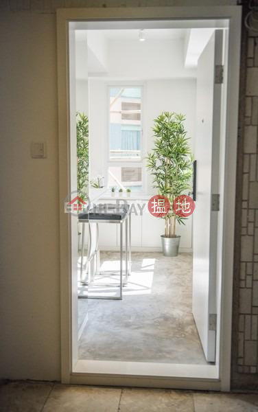 Studio Flat for Rent in Sheung Wan | 94-96 Des Voeux Road West | Western District | Hong Kong Rental HK$ 41,000/ month