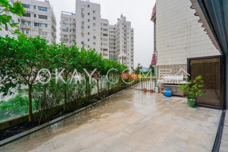 Lovely house with rooftop & parking | For Sale | Repulse Bay Heights 淺水灣花園 Sales Listings
