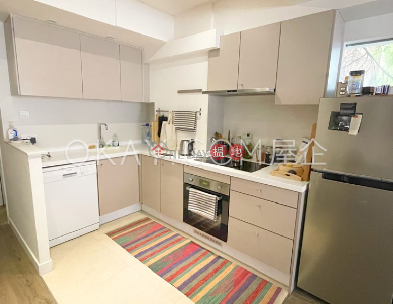 Lovely 2 bedroom with terrace | Rental 345 Queens Road West | Western District | Hong Kong Rental | HK$ 32,000/ month