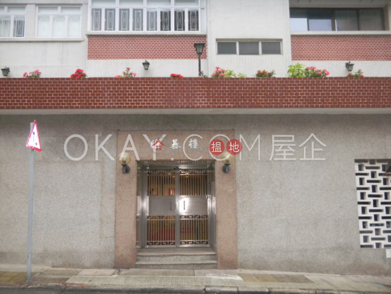 Nicely kept 3 bedroom with parking | Rental | Waiga Mansion 維基樓 Rental Listings