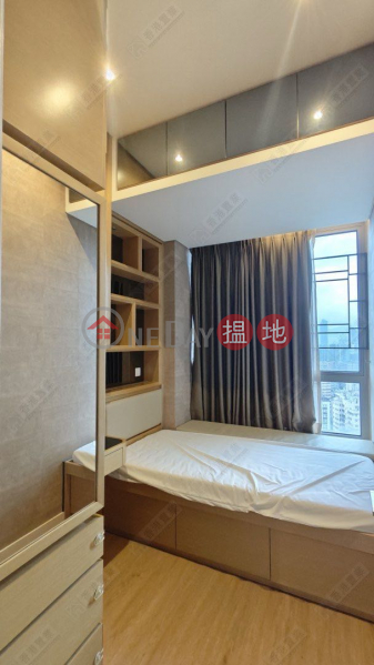 HK$ 27M | Grand Austin Tower 3A | Yau Tsim Mong, Three bedrooms and one apartment in GRAND AUSTIN