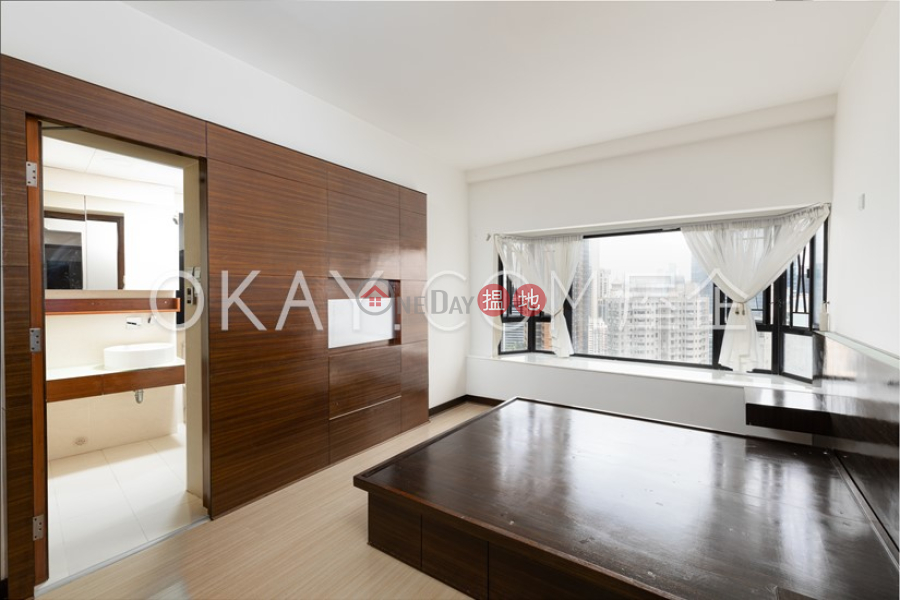 Gorgeous 3 bedroom with balcony & parking | For Sale | Beverly Hill 比華利山 Sales Listings