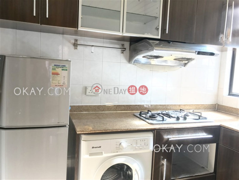 HK$ 25,000/ month | Cameo Court | Central District Lovely 2 bedroom in Mid-levels West | Rental