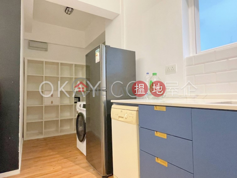 Popular 3 bedroom in Mid-levels West | For Sale | Ping On Mansion 平安大廈 _0