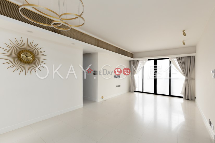 Gorgeous 3 bedroom with balcony & parking | For Sale | Beverly Hill 比華利山 Sales Listings