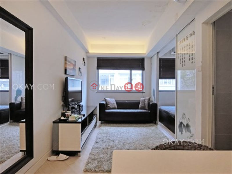 Intimate 1 bedroom on high floor with rooftop | For Sale | 132-134 Hollywood Road | Central District Hong Kong | Sales HK$ 9M