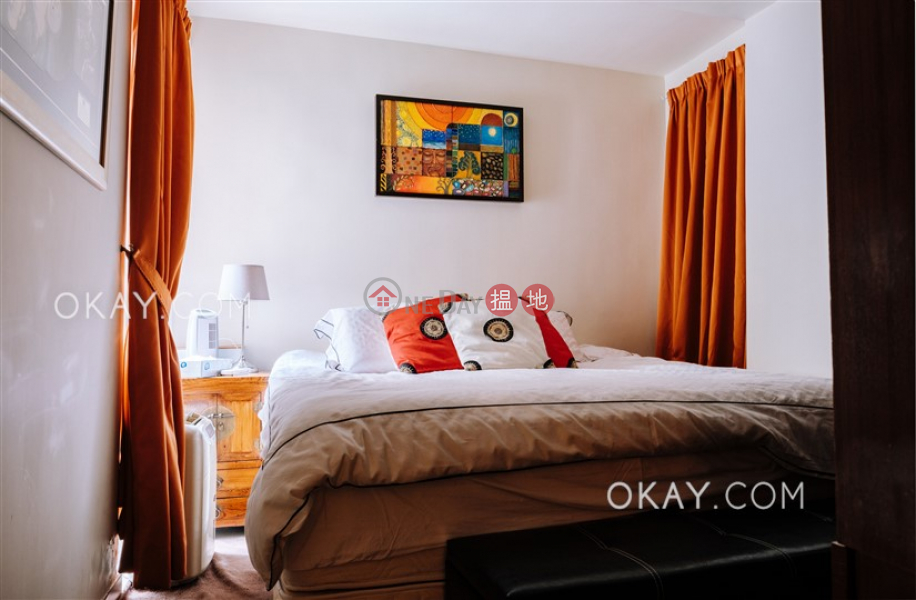 Efficient 2 bedroom with balcony & parking | For Sale | Block 5 Phoenix Court 鳳凰閣 5座 Sales Listings