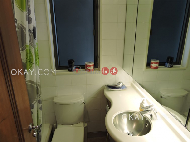 Nicely kept 3 bedroom in Mid-levels West | Rental, 3 Seymour Road | Western District, Hong Kong Rental HK$ 37,000/ month